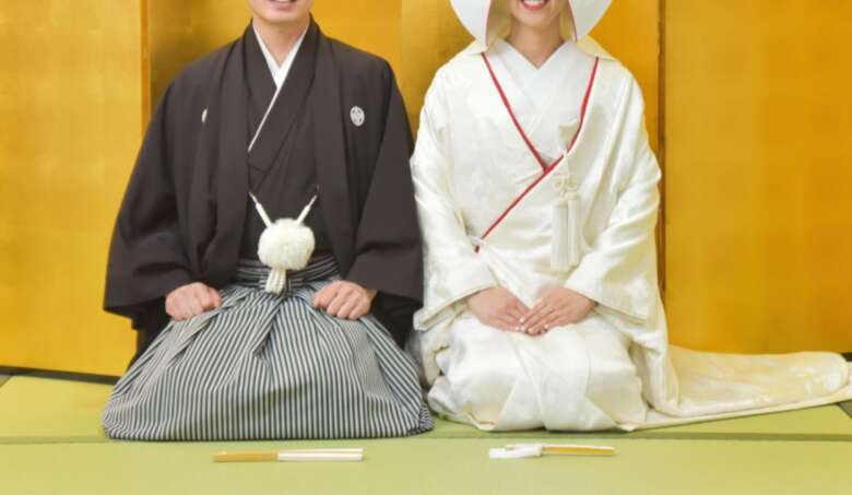 和装の新郎新婦