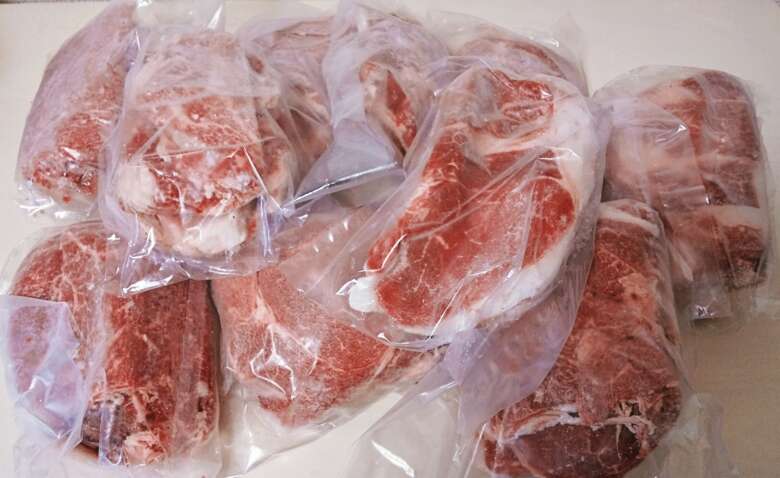 冷凍された肉